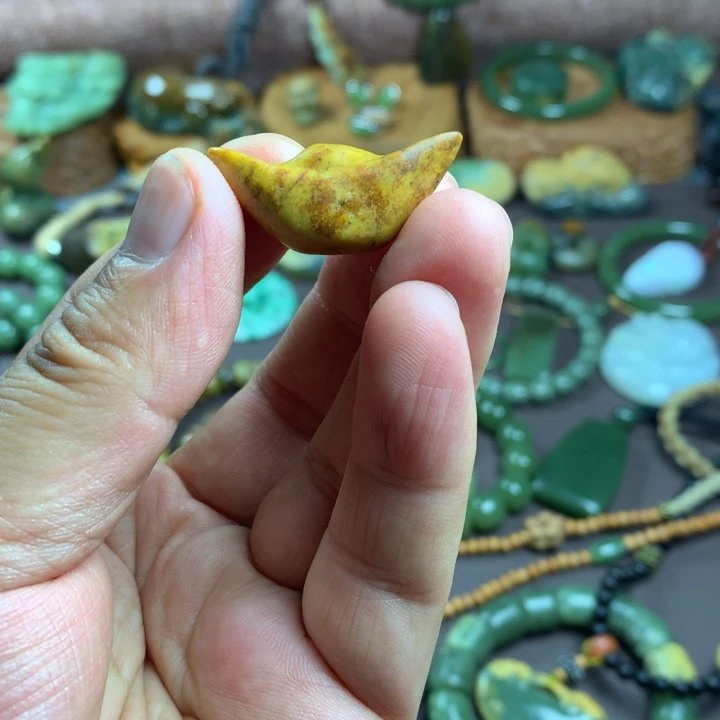 岫岩河磨玉（透闪石质玉）未镶嵌吊坠(不含链)
