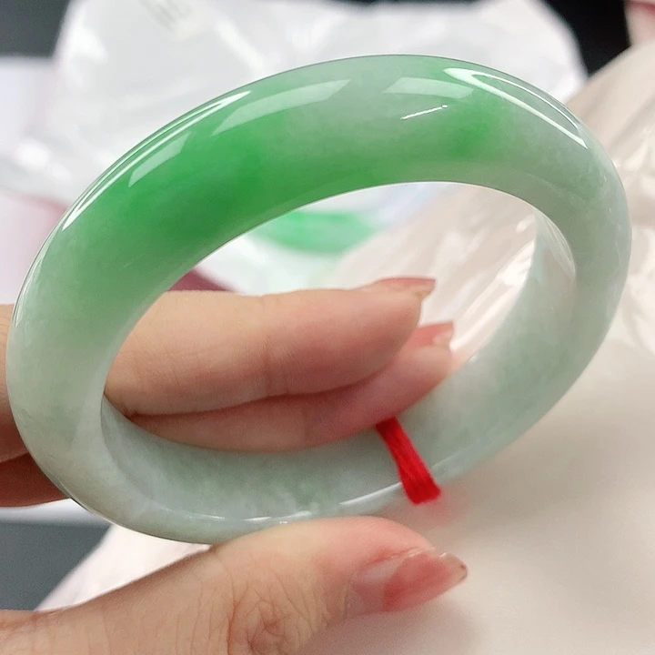 翡翠手镯未镶嵌，782