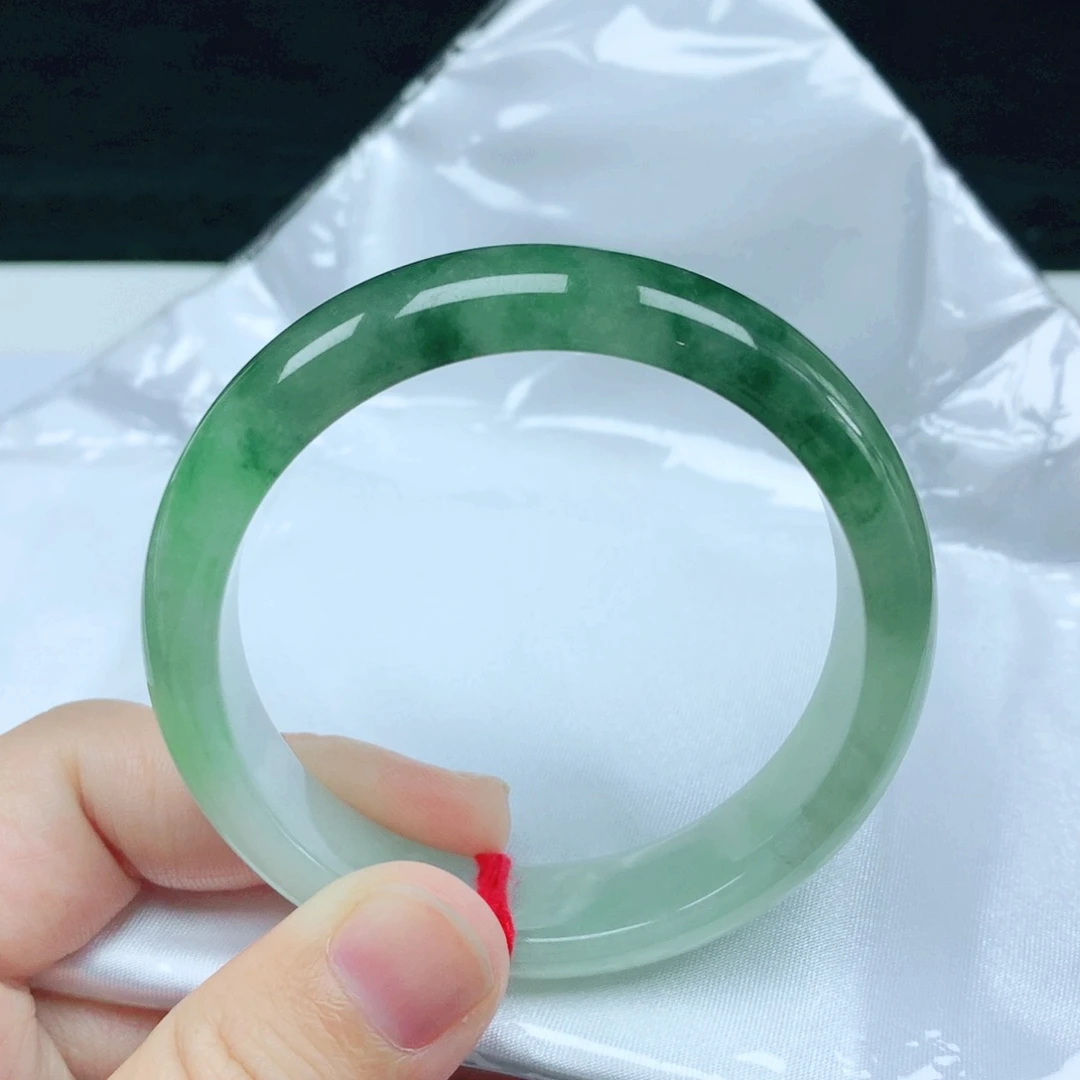 翡翠手镯未镶嵌52