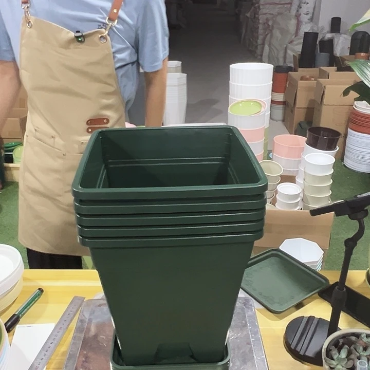 方形口23高26军绿带托5个