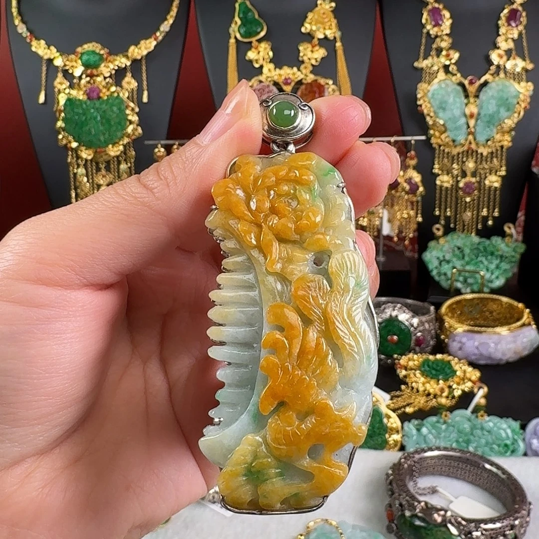 茹****翡翠银S925镶嵌颈饰亏清