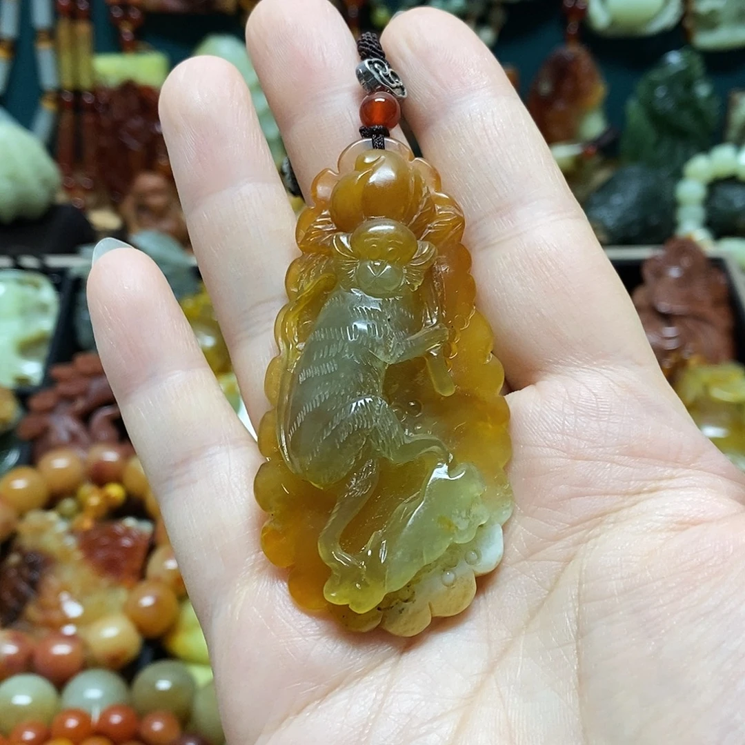 岫玉未镶嵌吊坠(赠链)