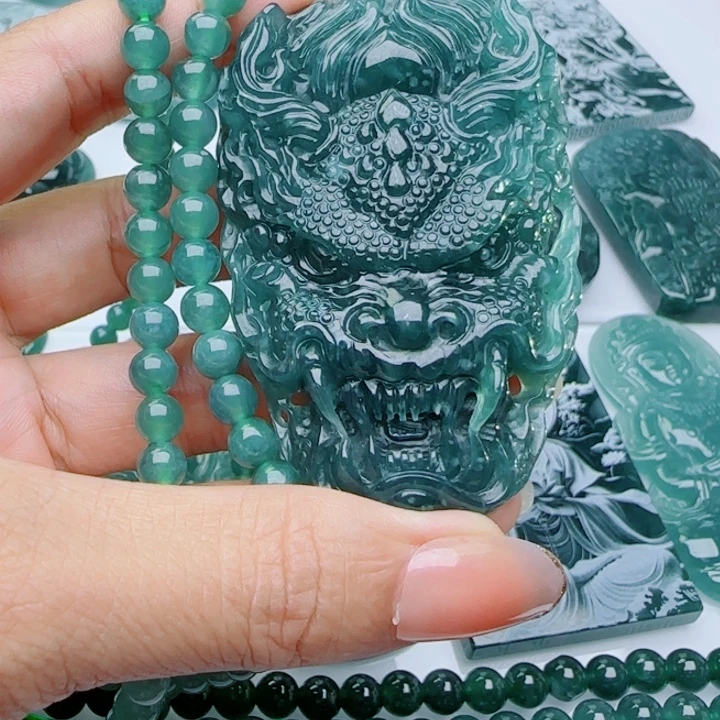 翡翠未镶嵌颈饰多样性发货天然的A货翡翠