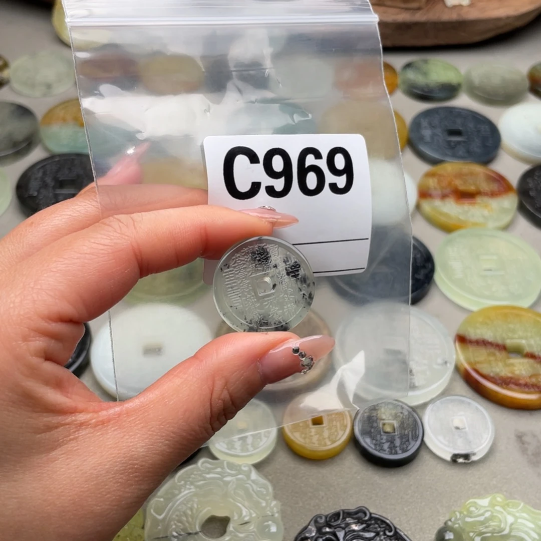 蛇纹石玉颈饰未镶嵌R****x