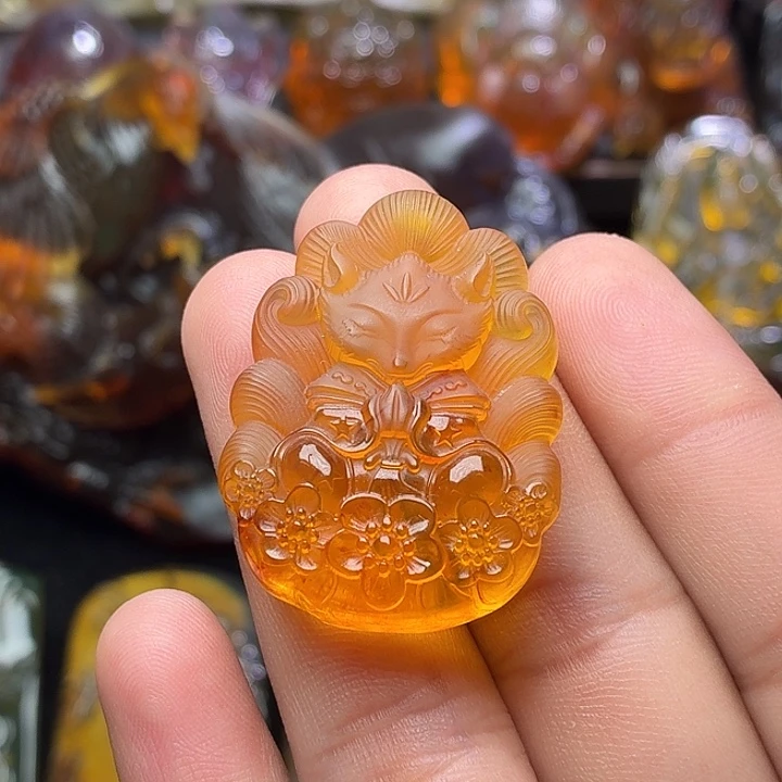 琥珀未镶嵌颈饰21