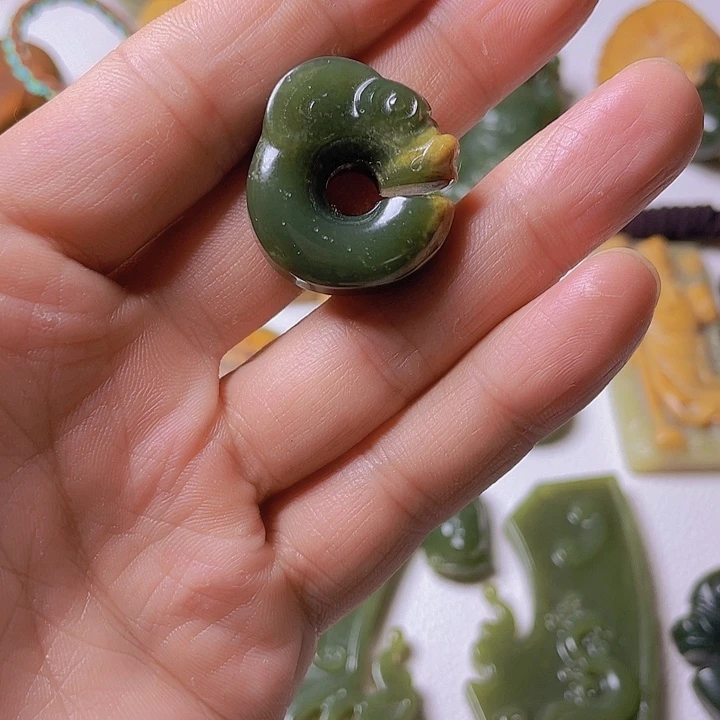 和田玉挂件未镶嵌蝈*