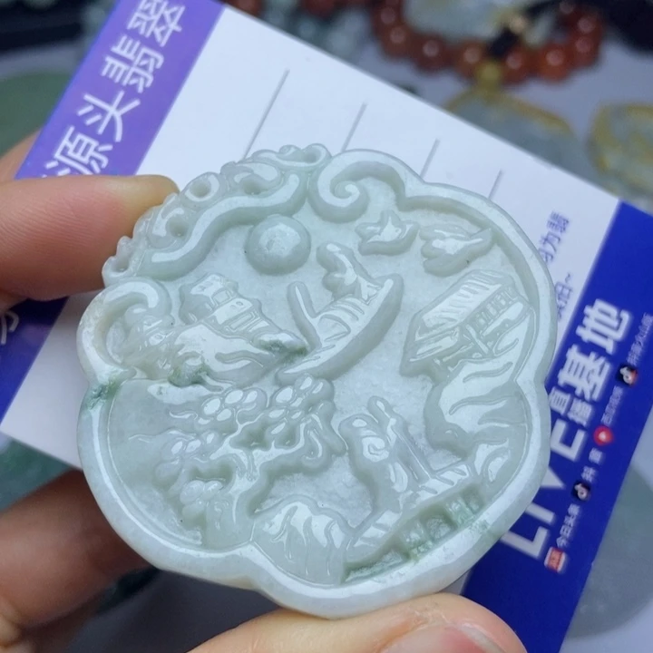 翡翠颈饰未镶嵌翡翠