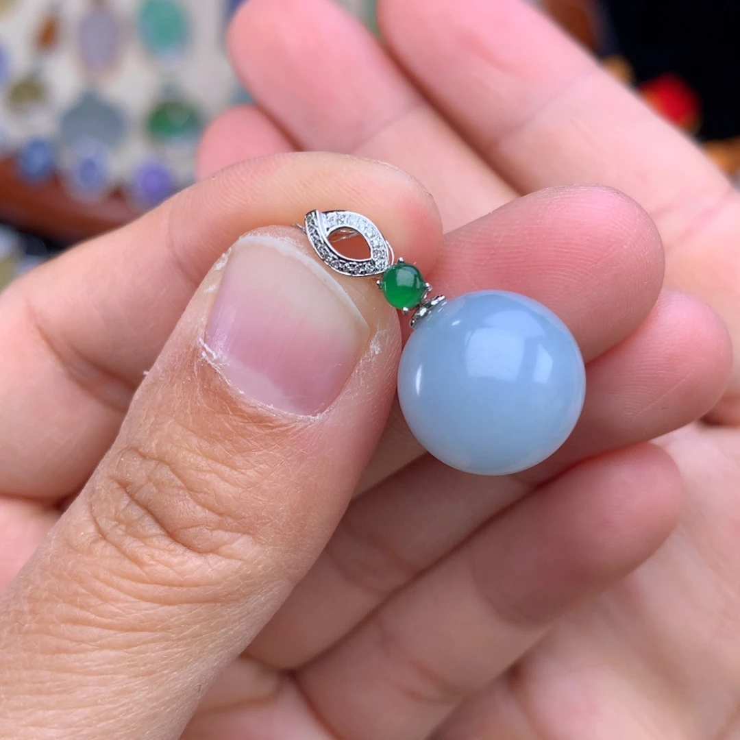 翡翠吊坠(不含链)18K金镶嵌