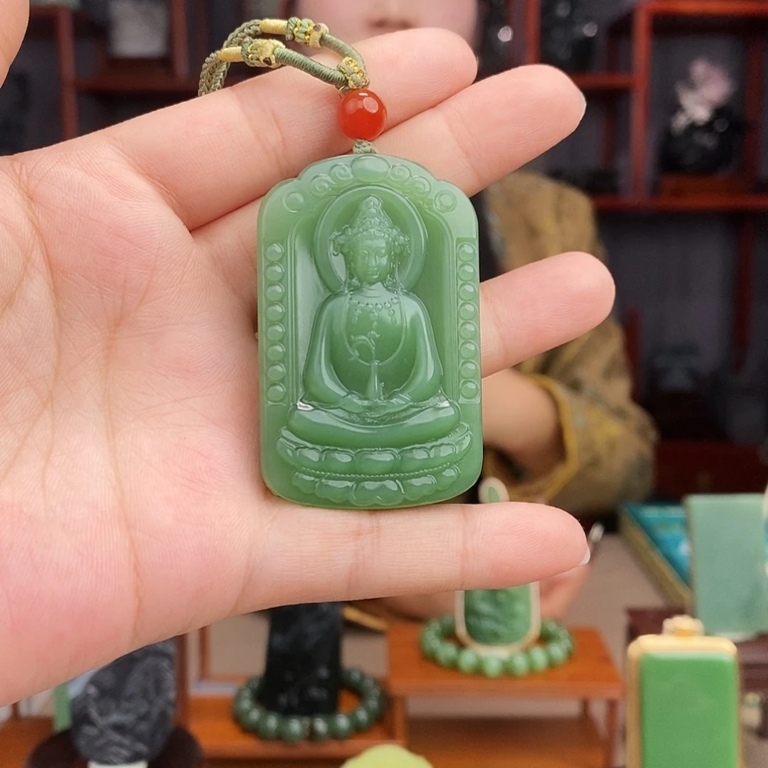 那***天和田玉未镶嵌颈饰