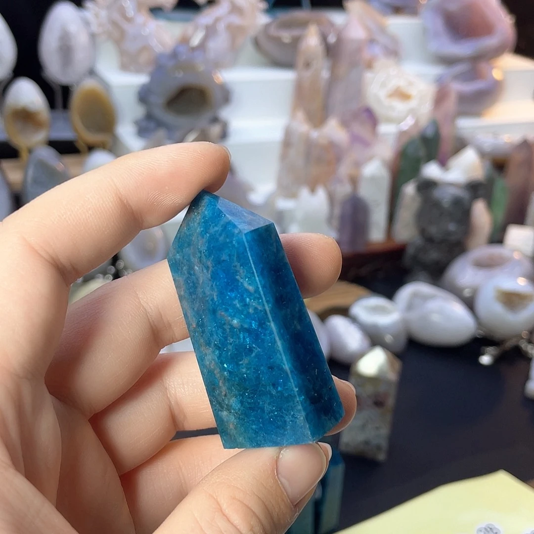 水晶看磷灰未镶嵌
