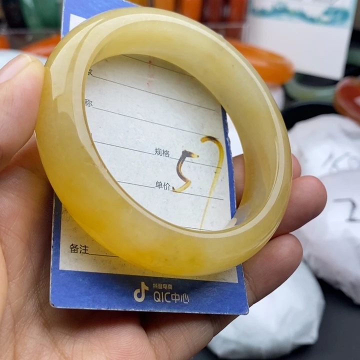 石英质玉未镶嵌手镯