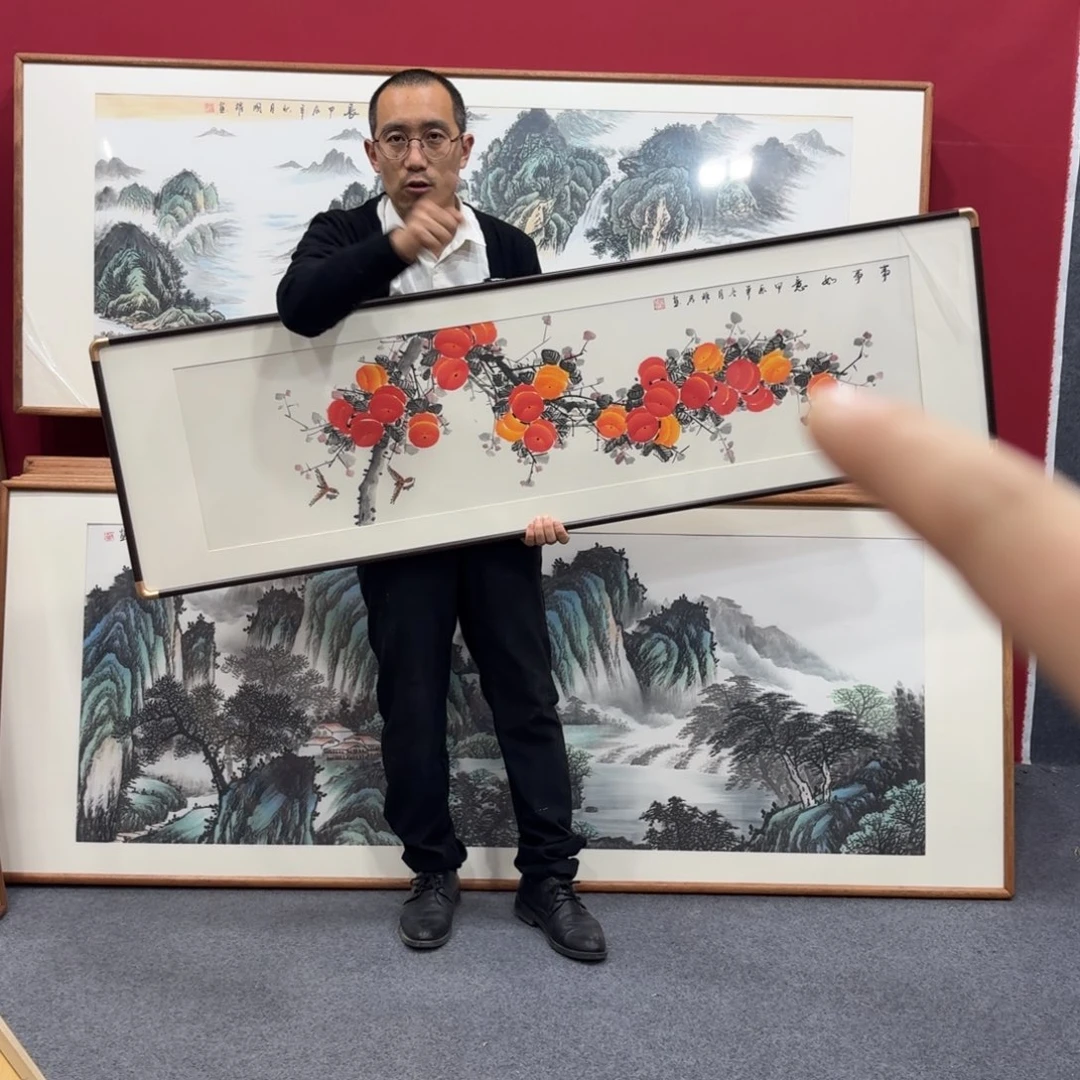 国画带框绘画作品