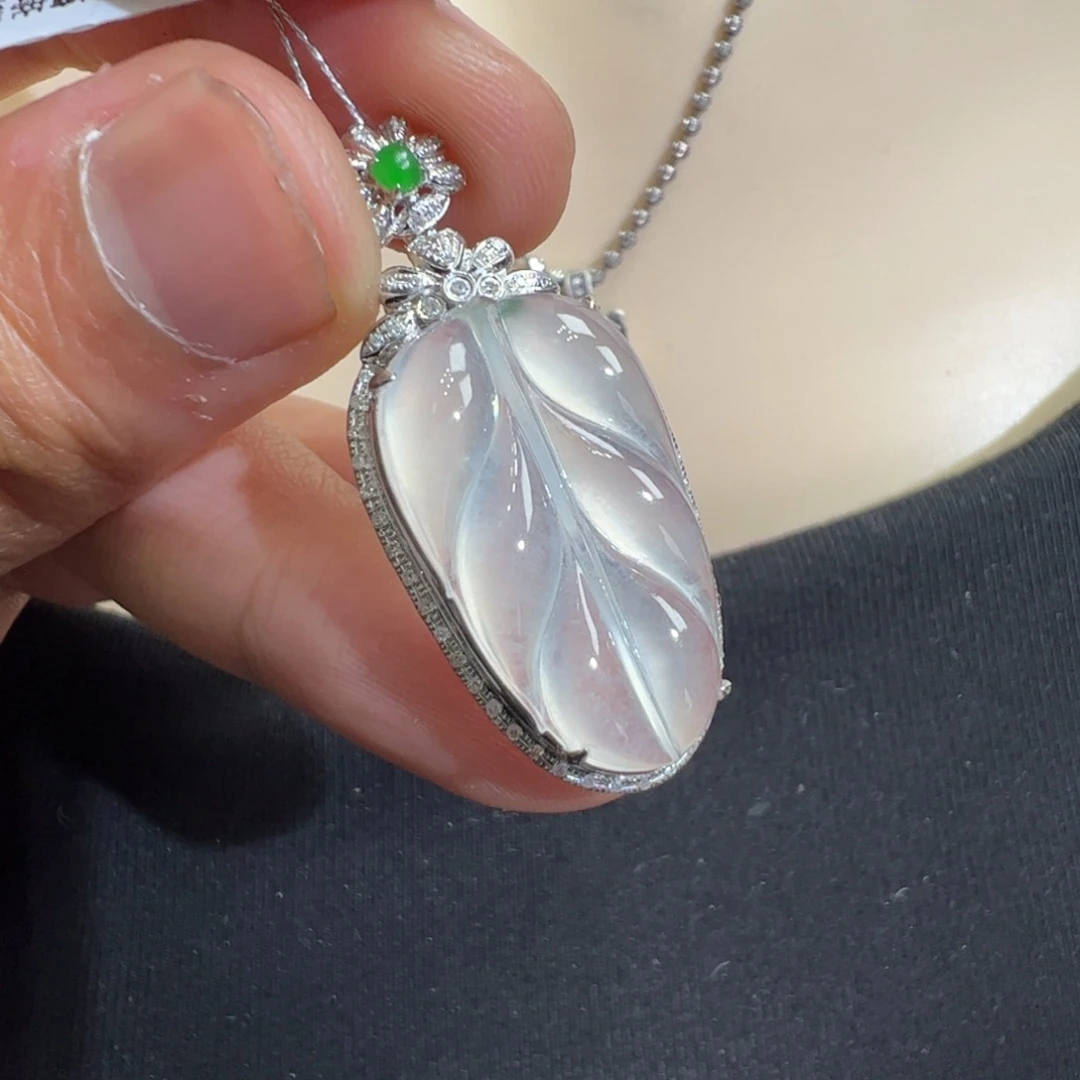 翡翠吊坠(不含链)18K金镶嵌