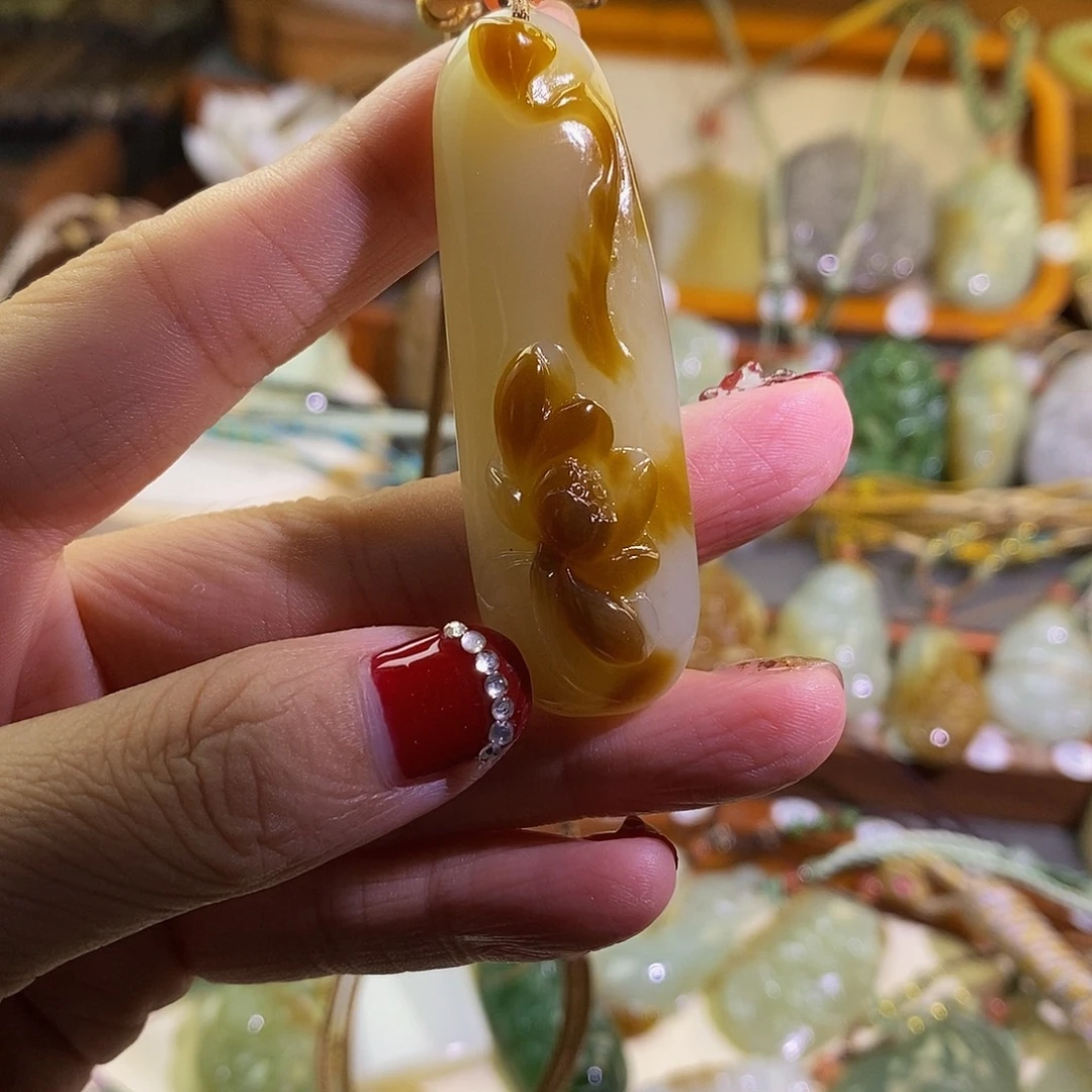 阿***尼颈饰未镶嵌和田玉