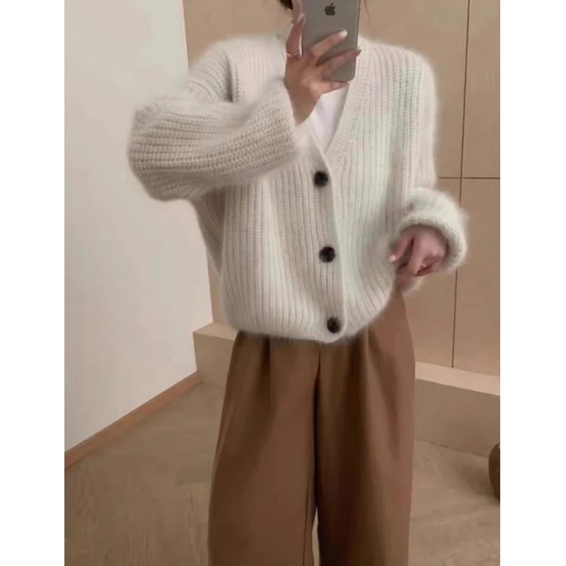 开春加厚大版韩系象牙白精致百搭纯色针织开衫女