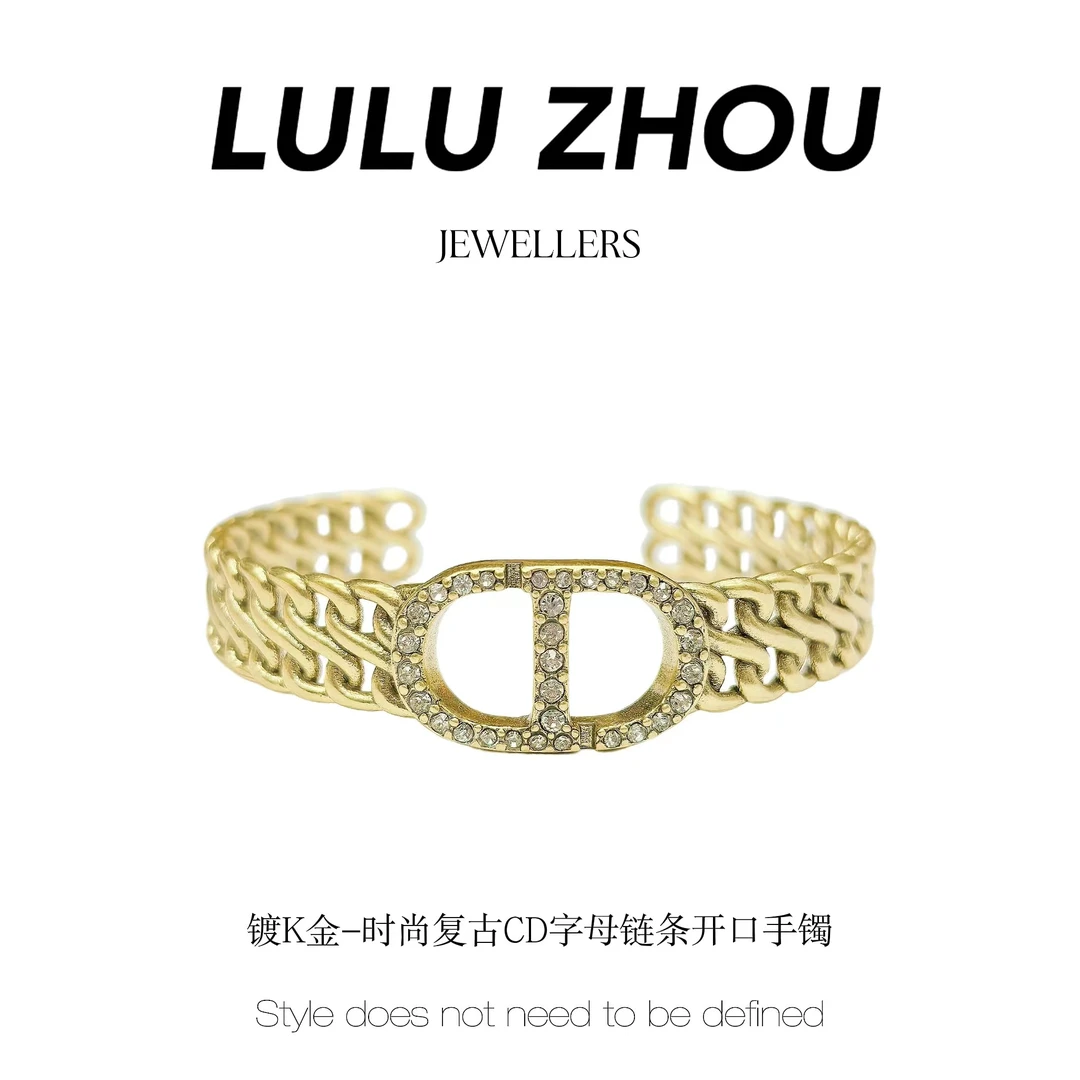 铜合金合成锆石手镯 时尚复古CD字母古巴链条开口手镯LUSZ241201