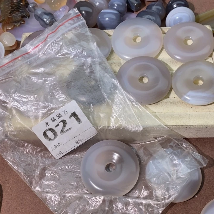 【闪购商品】冬****熊2588556666