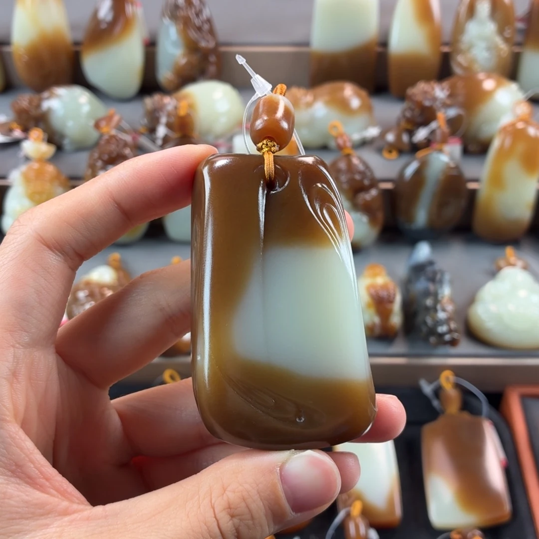 和田玉未镶嵌颈饰