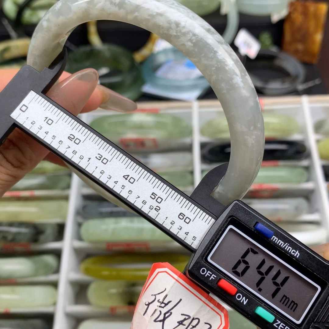 蛇纹石玉未镶嵌手镯864