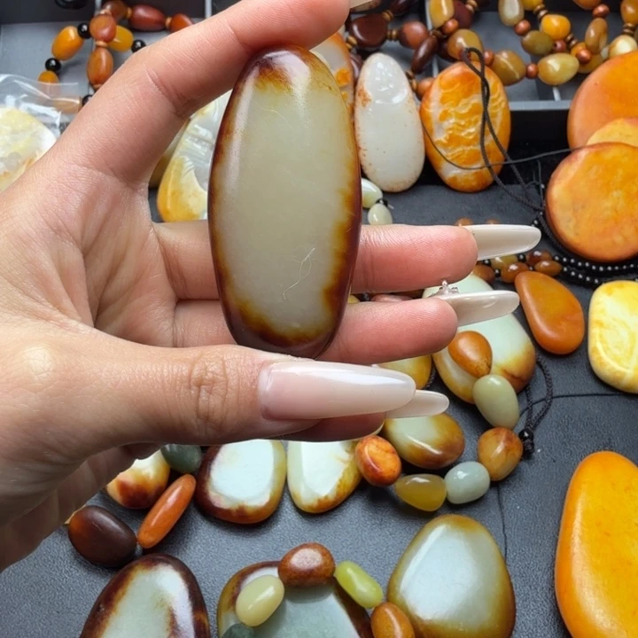 疯***王和田玉未镶嵌颈饰