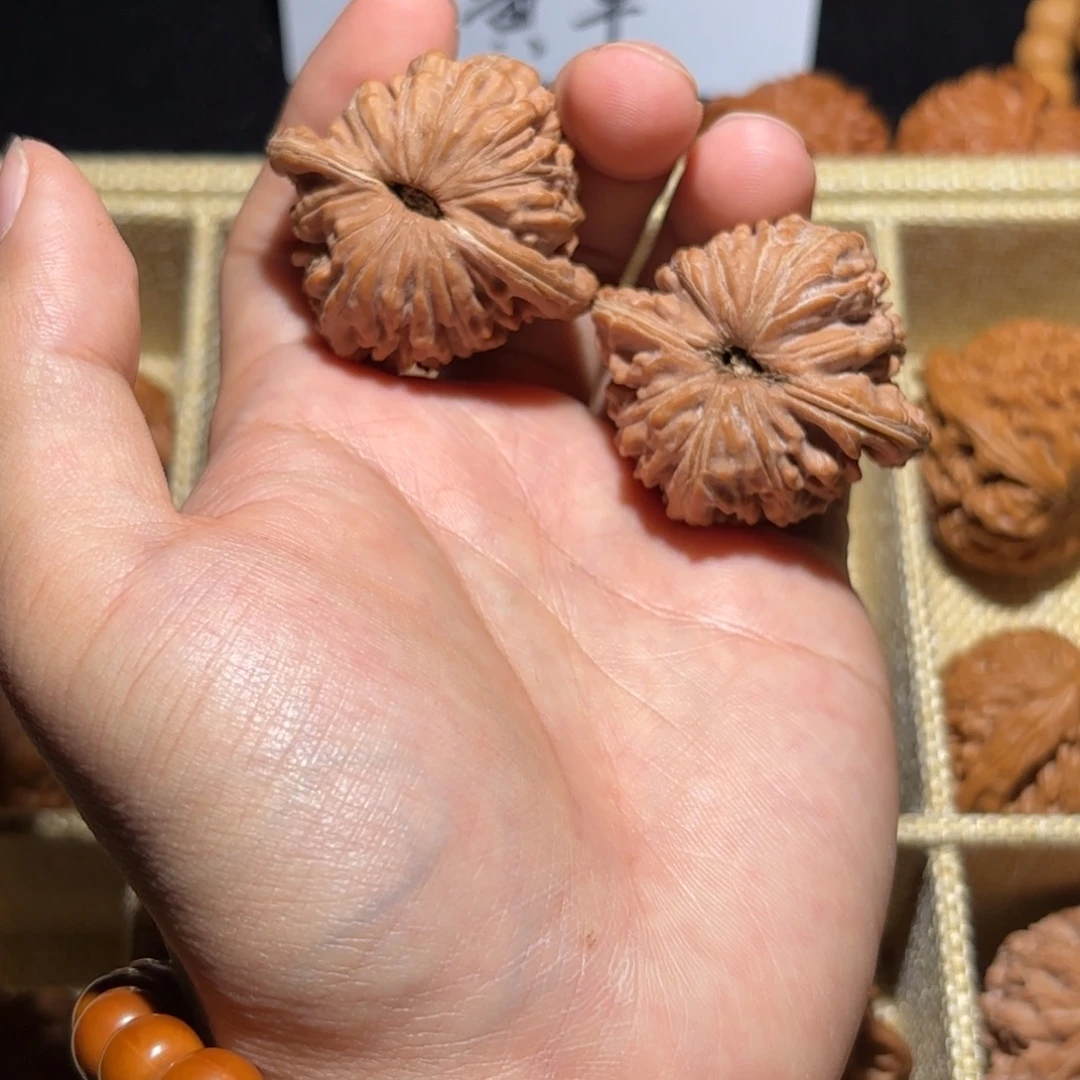吊坠文玩核桃40红皮楼
