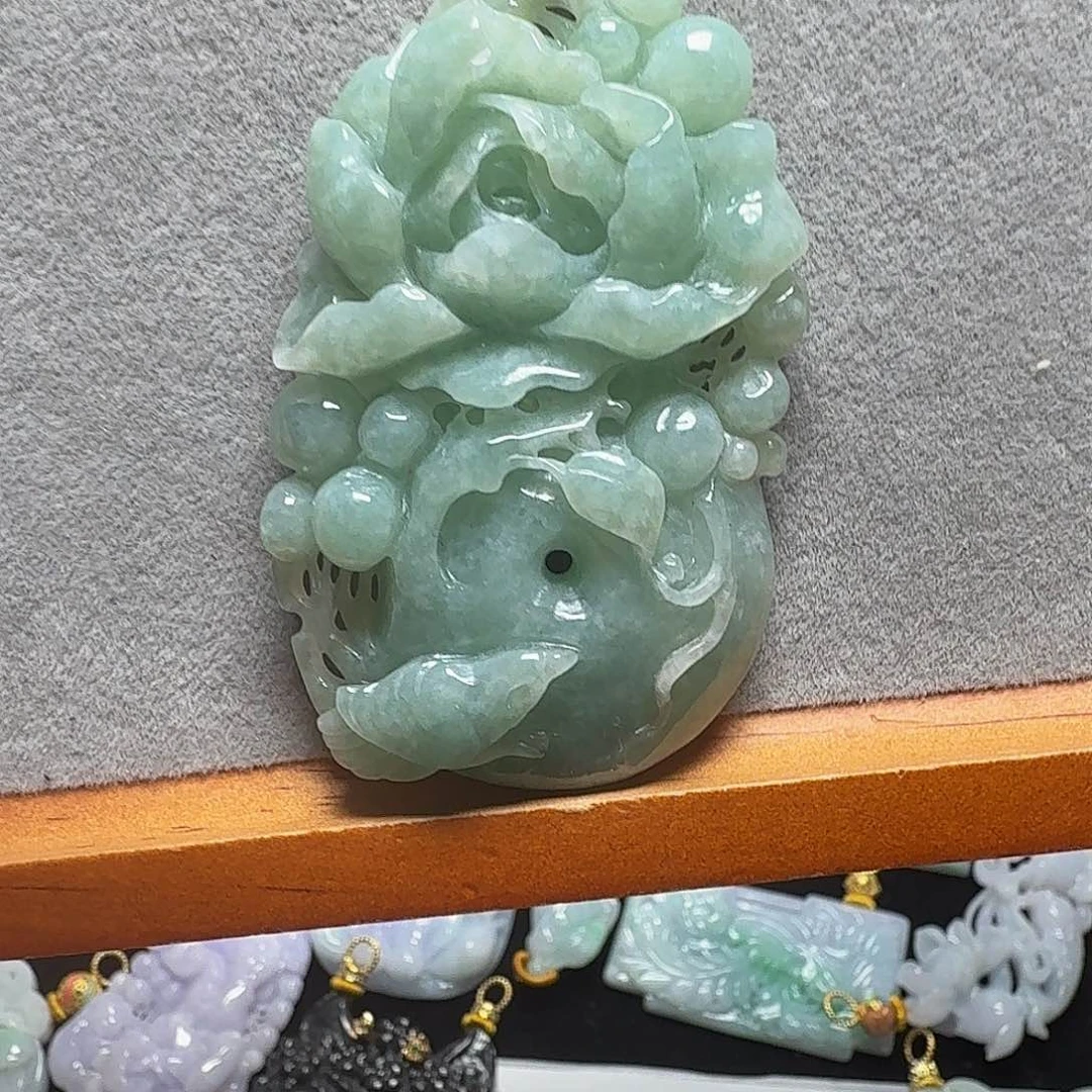 吊坠(赠链)未镶嵌翡翠