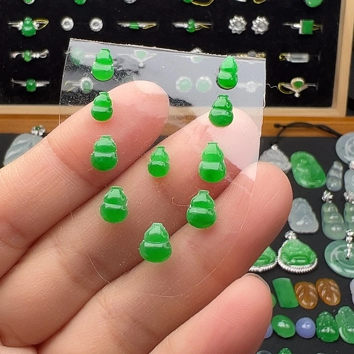 翡翠未镶嵌颈饰葫芦6