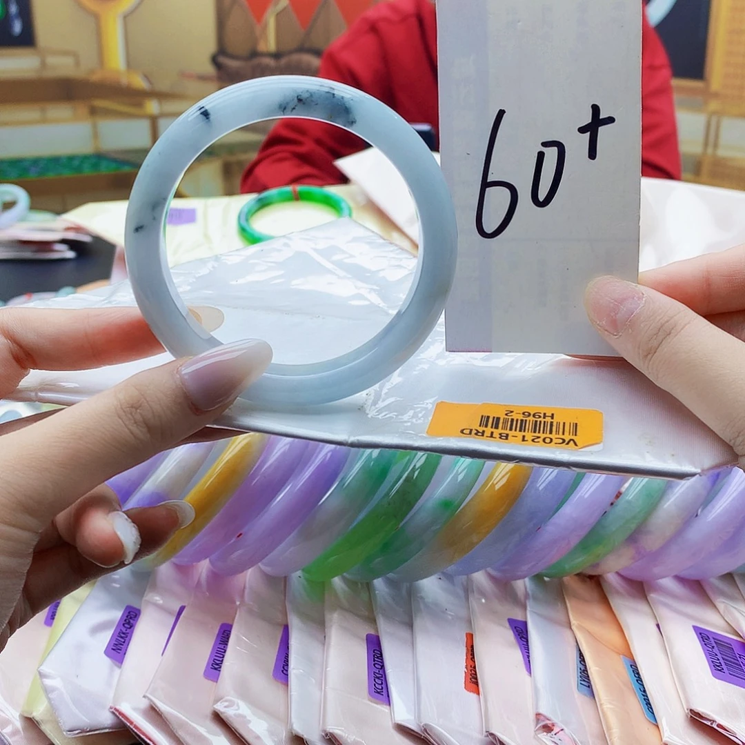 翡翠未镶嵌手镯ii