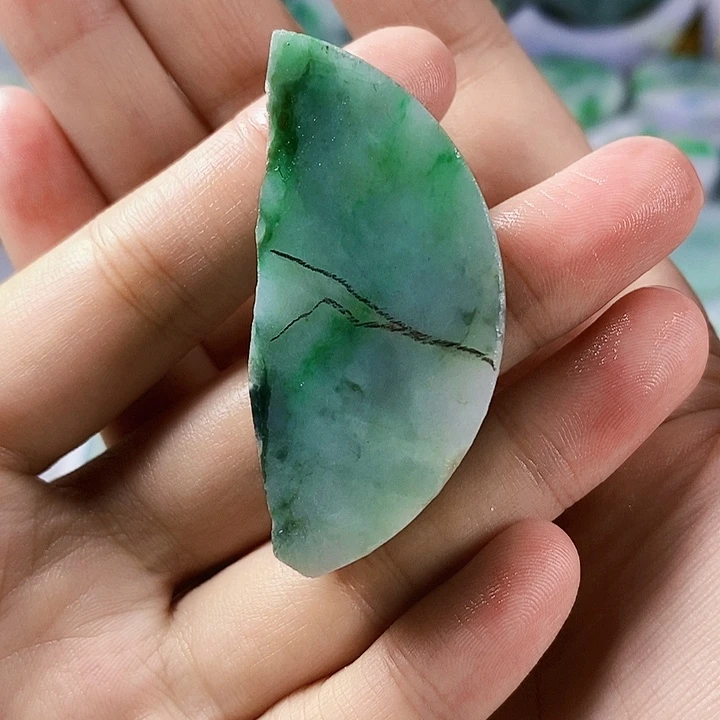 颈饰未镶嵌翡翠翡翠