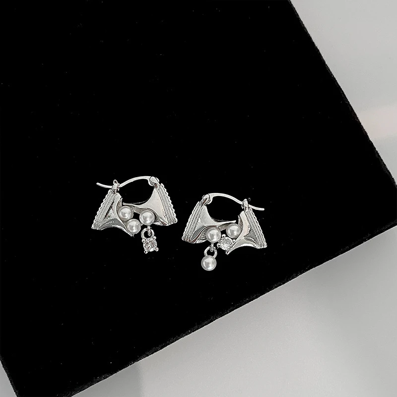 铜合金锆石耳饰 新款时尚耳环设计金属精致轻奢锆石百搭小众个性