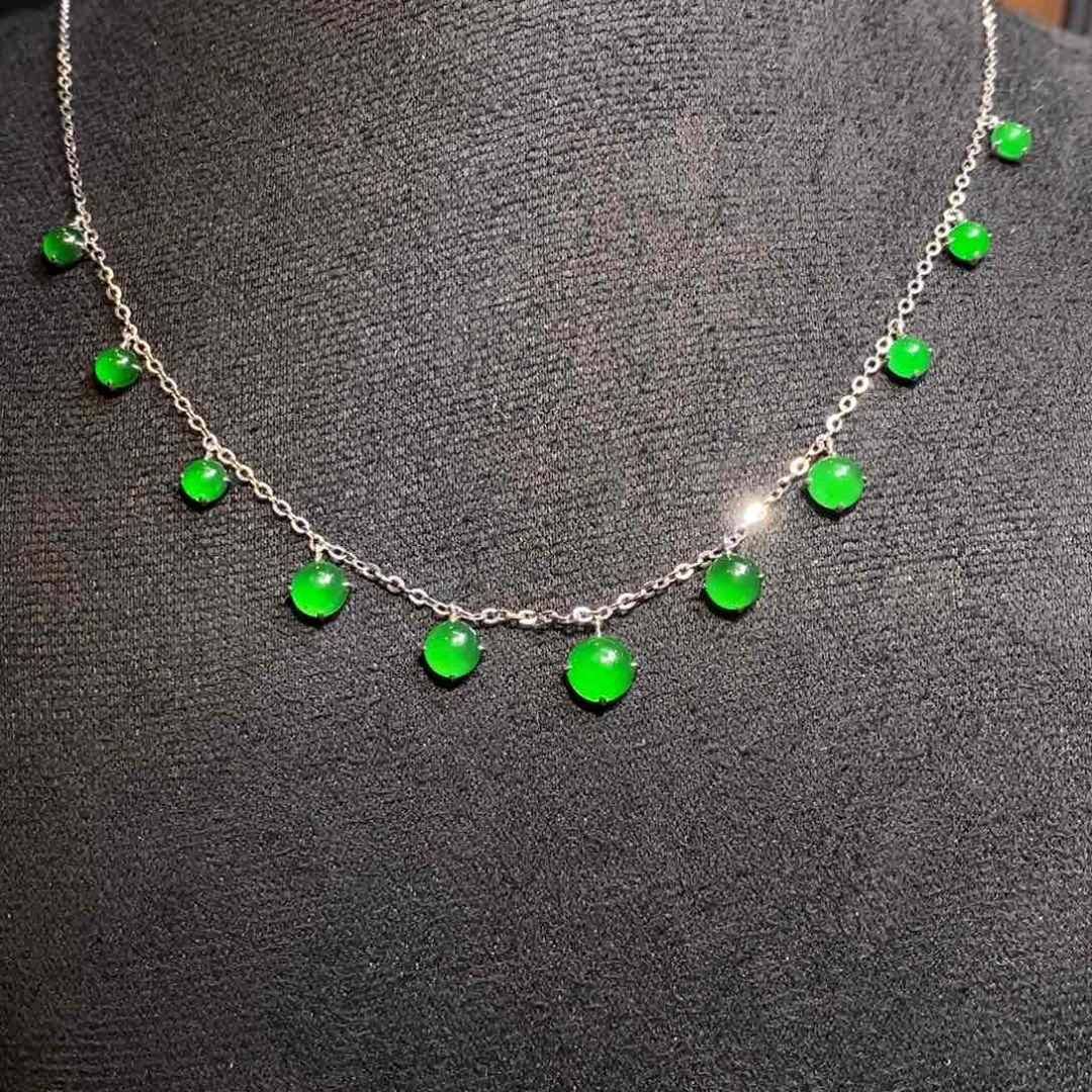 翡翠颈饰18K金镶嵌蛋面项链