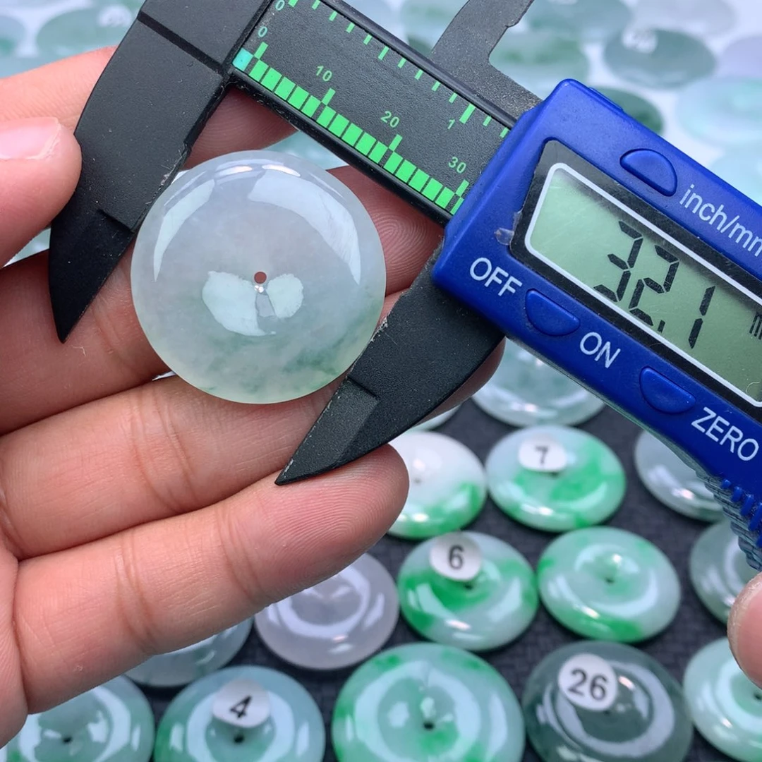 翡翠颈饰未镶嵌缅甸天然A货翡翠