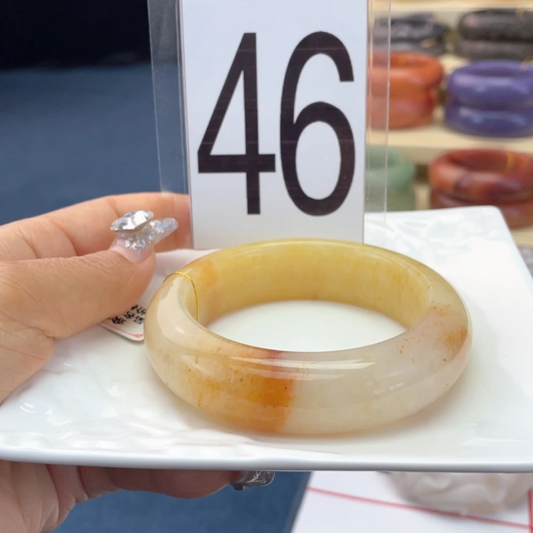 石英质玉未镶嵌手镯