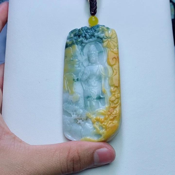 颈饰未镶嵌翡翠人物