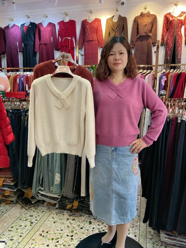 YF！ 16102#法式开衩圆领水晶绒毛衣