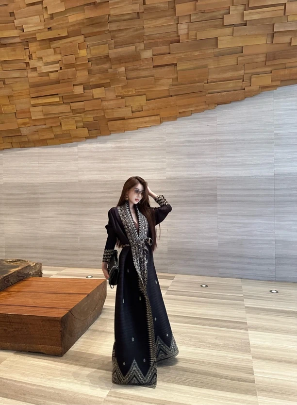 【粥粥高级定制】暗夜女神三宅褶皱印花宽松长款风衣外套