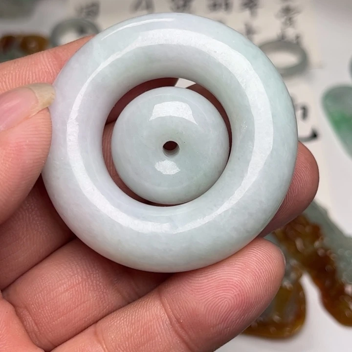 翡翠未镶嵌颈饰字母扣