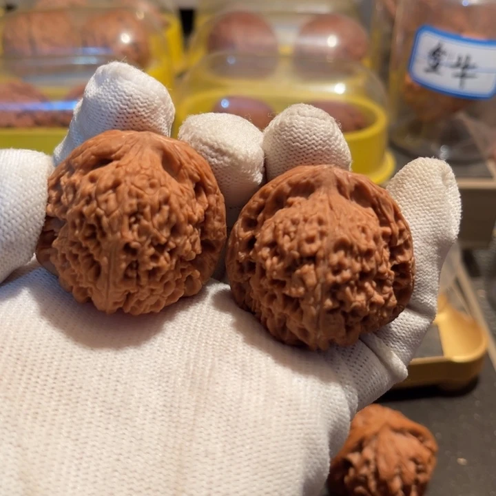 文玩核桃把件匆***，全品南疆石40