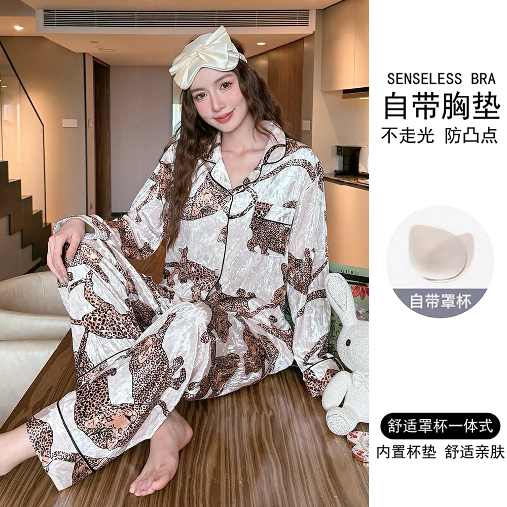 带胸垫2025年新款金丝绒睡衣女春秋季长袖可爱卡通秋冬家居服套装