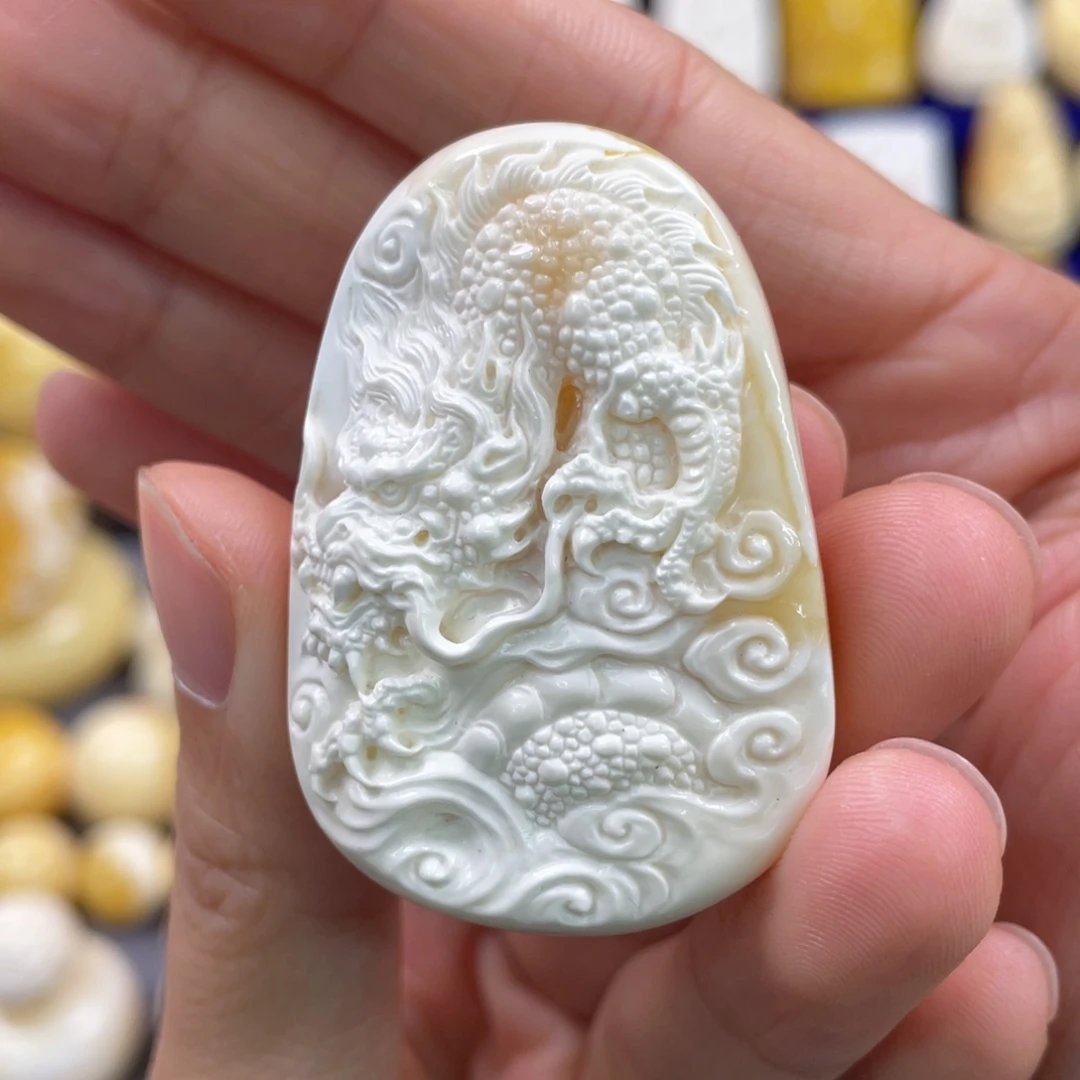 蜜蜡裸石未镶嵌琥珀蜜蜡雕刻龙牌吊坠