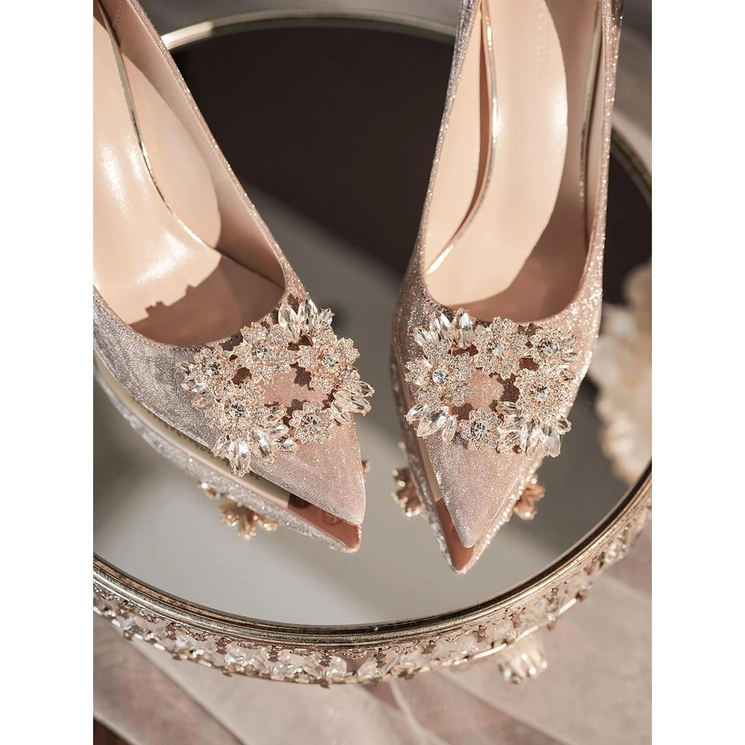 2024春秋新款订婚鞋新娘鞋秀禾主婚纱两穿法式水晶高跟鞋女不累脚