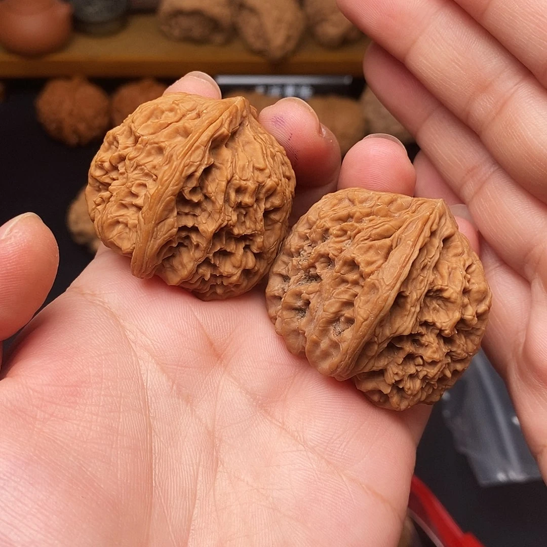 章***哥吊坠文玩核桃南疆石66
