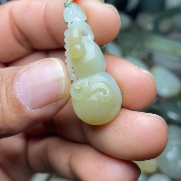 和田玉颈饰铂Pt950镶嵌