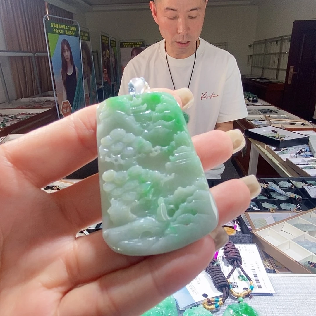 翡翠未镶嵌颈饰翡翠