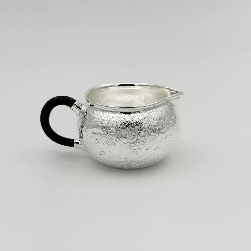 手工锤纹篆刻荷花公道杯