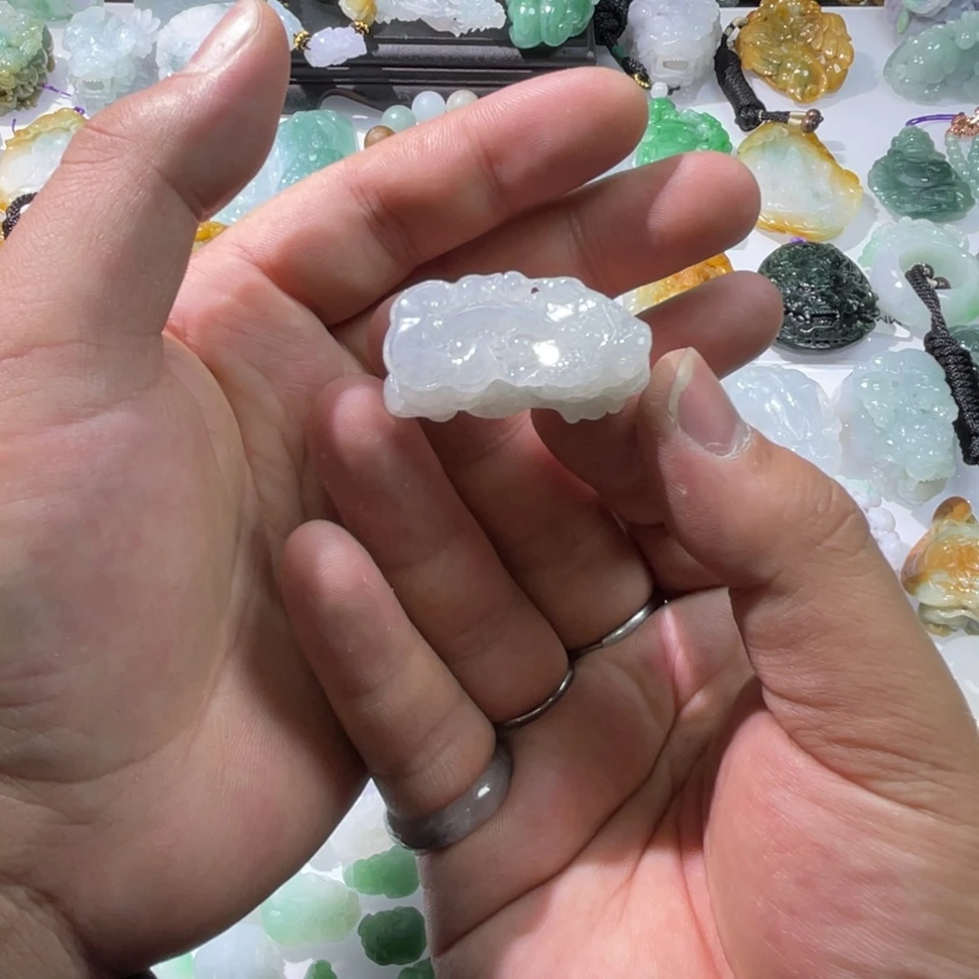 翡翠颈饰未镶嵌天然