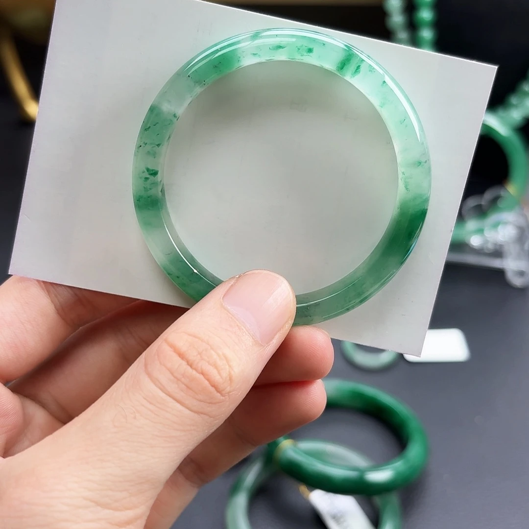 石英质玉（非洲翠）手镯未镶嵌非洲翠