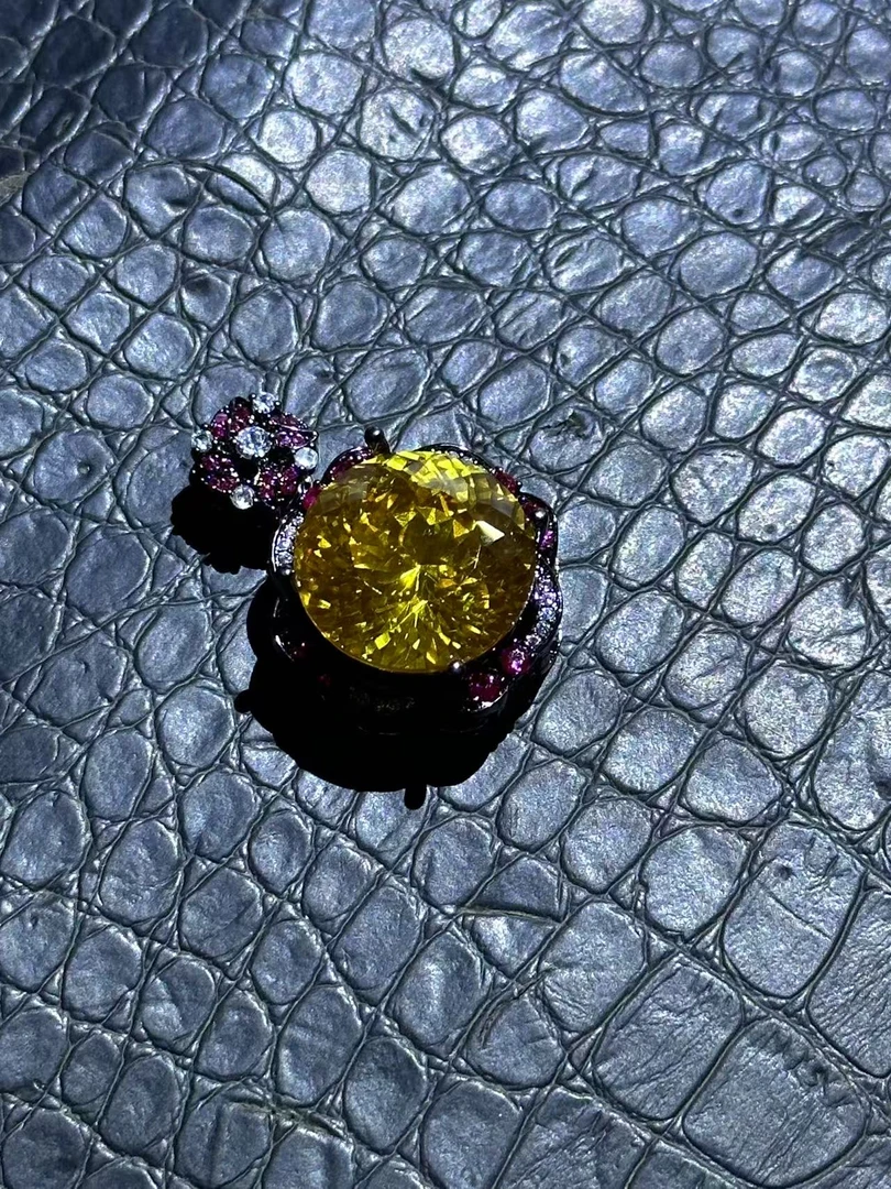 收藏级轻奢百搭吊坠bk12516