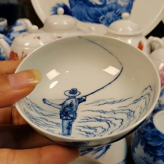 我***说景德镇陶瓷青花钓鱼普洱杯