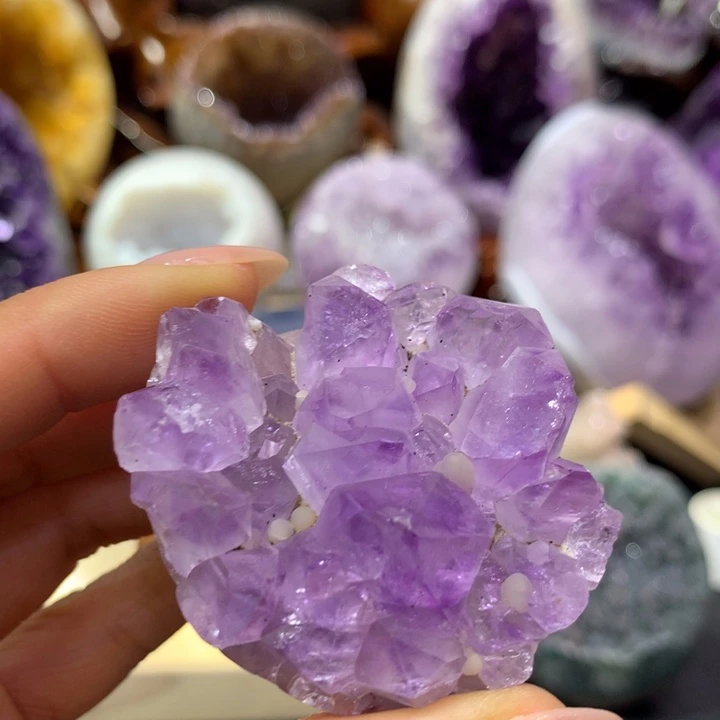 未镶嵌水晶大型摆件（非配饰）